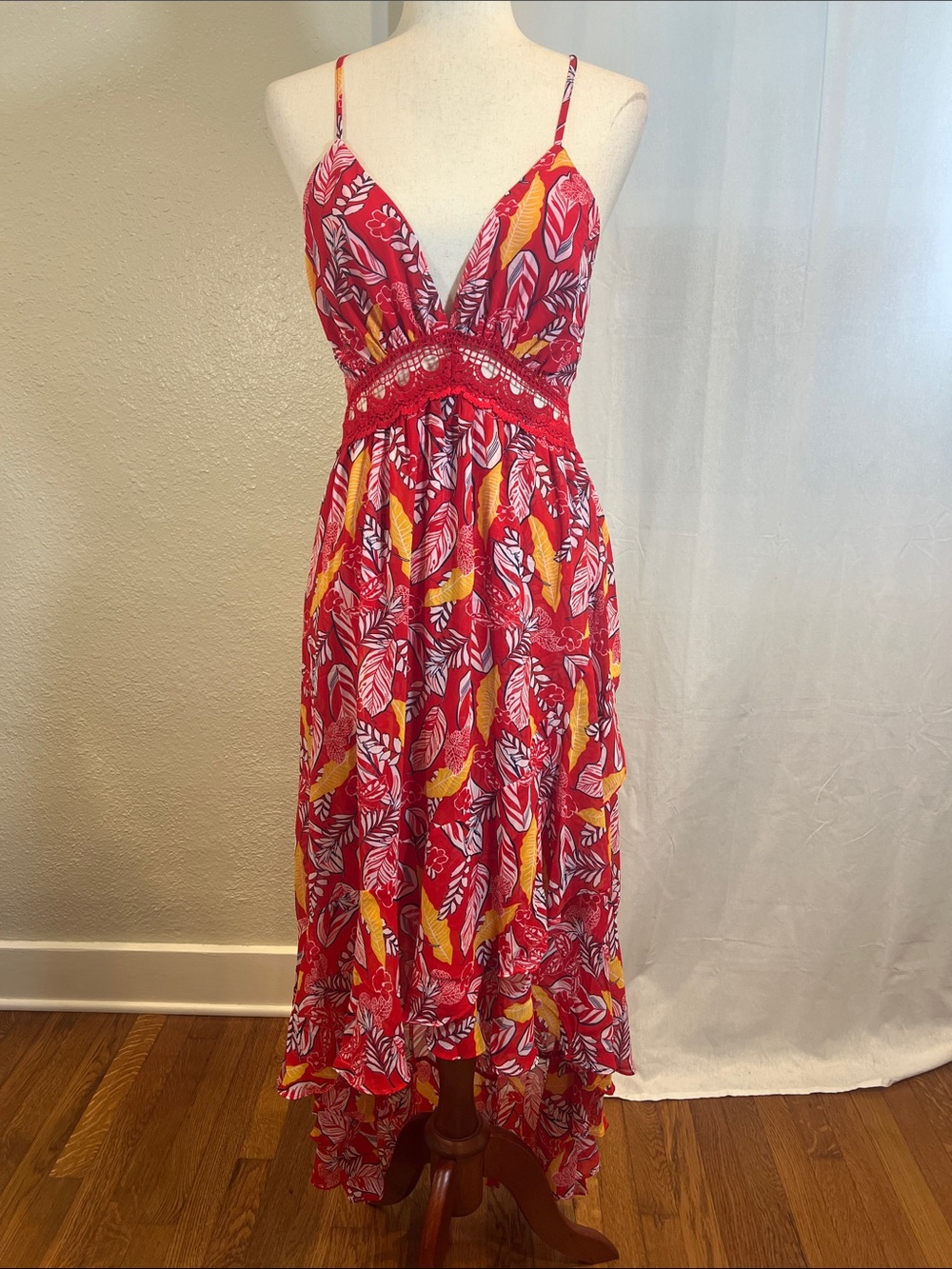 the clothing company Red & Yellow Floral High-Low V-Neck Lace Accent Dress. NWT